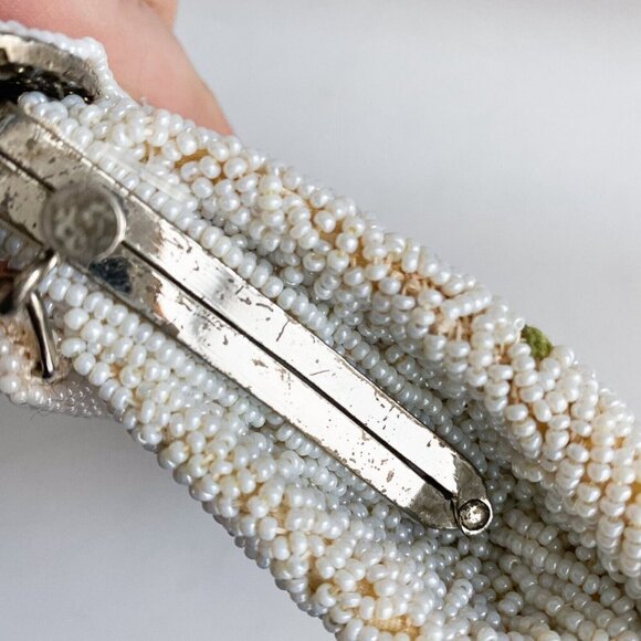 Vintage 1940s fully beaded floral Crosstich Wedding Special  Occasion Purse - Picture 8 of 12